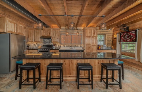 Elk Meadows House | Rustic Cabin, Amazing Views of the Mountains, with sled hill - STR 2022-092
