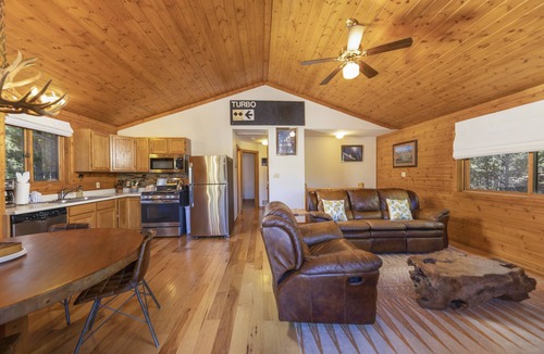 Summit Cove House | Rustic Cabin in the Mountains, Minutes to Keystone Resort
