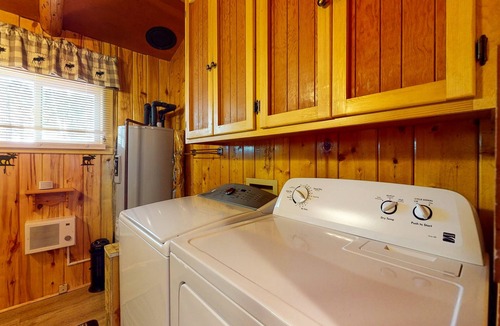 Rio Vista Estates House | Rustic, dog-friendly house w/gas fireplace - near Río Grande