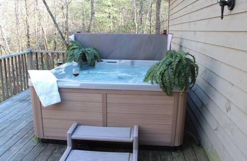 Helen House | Rustic Elegance-Luxury Home Loaded with Amenities