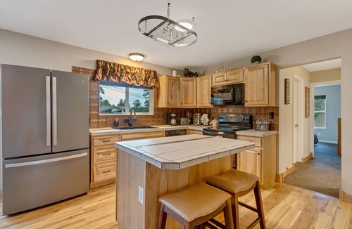 Estes Park House | Rustic Estes Park Home w/Private Hot Tub