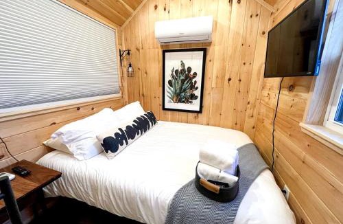 Pear Park House | Rustic Tiny House Glamping in Grand Junction: Authentic Rural Charm in Colorado