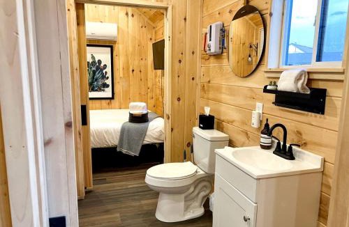 Pear Park House | Rustic Tiny House Glamping in Grand Junction: Authentic Rural Charm in Colorado