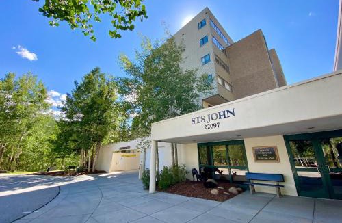Keystone House | Saints John 2526 by SummitCove Lodging