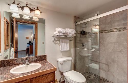 Historic District Apartment | Sawmill Creek Condo 207 by Great Western Lodging