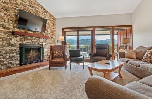 Historic District Apartment | Sawmill Creek Condo 403 by Great Western Lodging