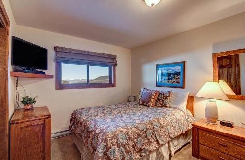 Historic District Apartment | Sawmill Creek Condo 405 by Great Western Lodging