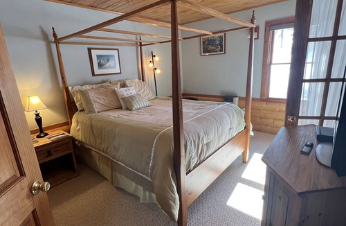 Gunnison Cabin | Sawtooth Mountain Lodge