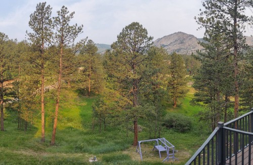 Drake Ski Chalet | Scenic Solitude off the beaten path near Estes Park/Rocky Mountain National Park