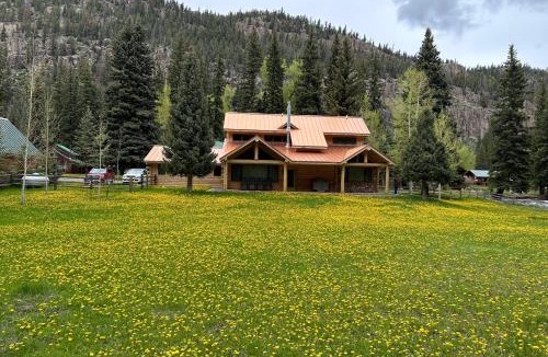 South Fork House | Scenic Solitude