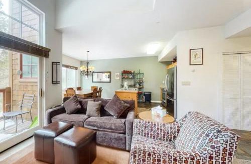 Lakeside Village Apartment | Seasons 3 Bedroom Townhome At Lakeside Village