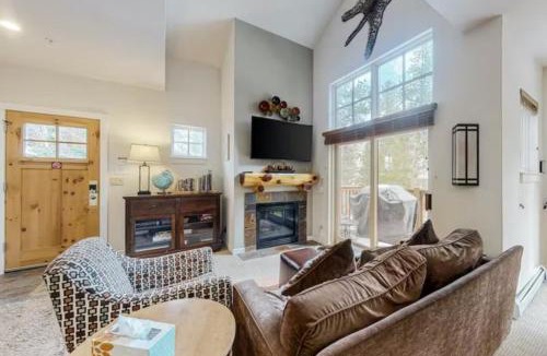 Lakeside Village Apartment | Seasons 3 Bedroom Townhome At Lakeside Village