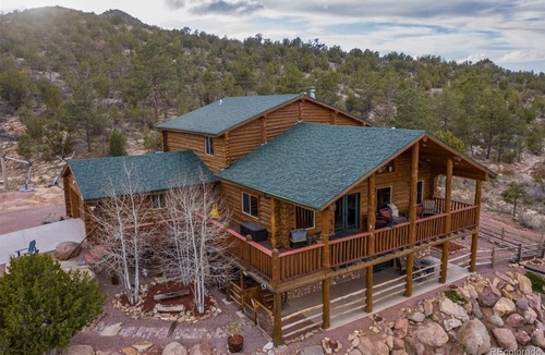 Canon City Cabin | Secluded Cabin Retreat For The Whole Family Near Royal Gorge and Local Amenities