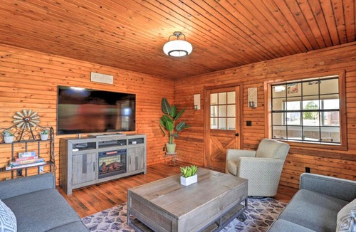Durango House | Secluded Cabin with Hot Tub, Game Room and Views!