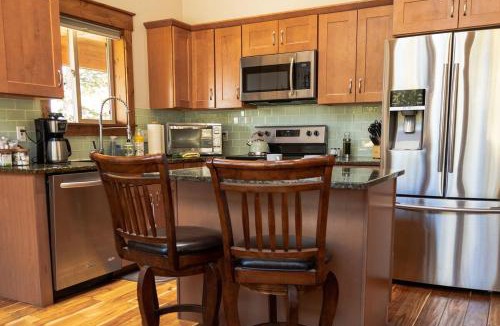 Fairplay House | Secluded Fully Stocked Family Friendly Cabin