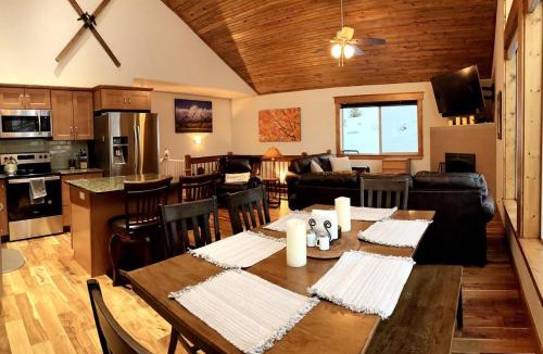 Fairplay House | Secluded Fully Stocked Family Friendly Cabin