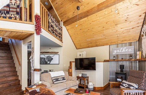 Durango - Purgatory House | Secluded Mountain Cabin - Hot Tub - 20 Min to Downtown Durango