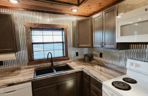 Broken Bow Cabin | Secluded Pine Cabin - Cozy & Peaceful Getaway