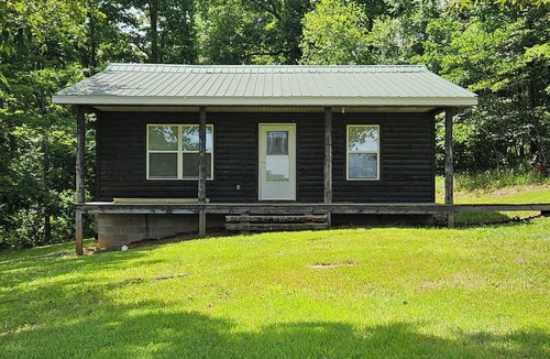 Silva Cabin | Secluded Private Beautiful Cabin in Mill Spring MO