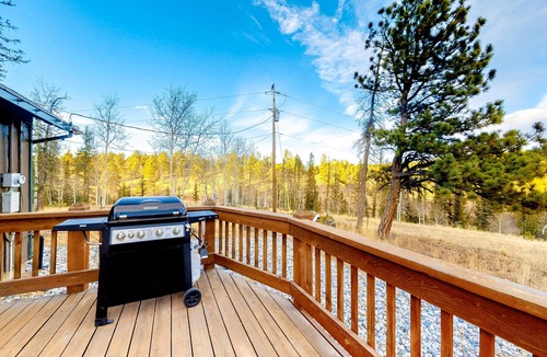 Spring Valley House | Secluded retreat w/wood stove, free WiFi, mountain & valley views, washer/dryer