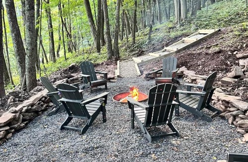 Harman House | Secluded Seneca Rocks cabin | Hot tub & fire pit