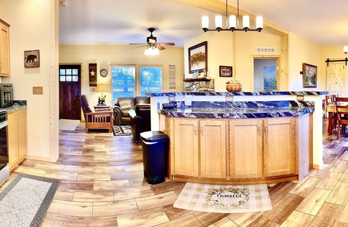 Florissant House | Secluded Spacious Mountain Cabin, Hot Tub, Big Kitchen, Fireplace 4 Treed Acres