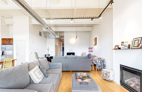 Basalt Condo | Second Floor Loft Condo with Fast WiFi, Gas Fireplace, and Private Washer/Dryer