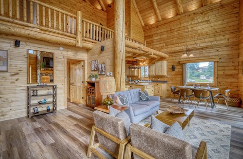 Pagosa Highlands House | See Fall's Changing Colors! Mountain Spruce Retreat: Pet-Friendly Cabin w/View, Deck, Pool Table