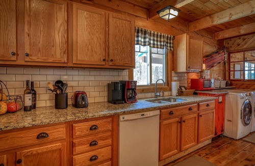 San Juan River Village Cabin | See Fall's Changing Colors! WilderRest: Cozy Mountain Home with Hot Tub, Game Room, Beautiful Views!