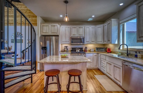 Pagosa Highlands House | See Fall's Changing Colors! Touch of Green: Pet-Friendly, Hot Tub, Garage, Views of Hatcher Lake