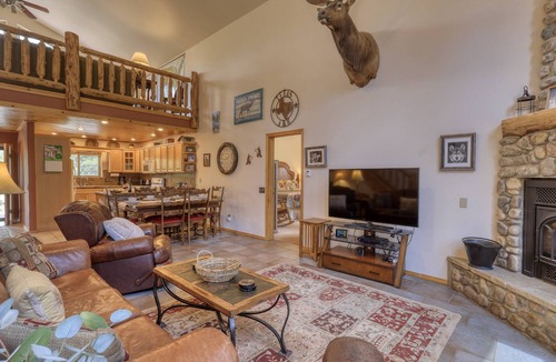 Pagosa Highlands House | See Fall's Changing Colors! Forest View House: Cozy Cabin with Huge Deck, Mountain Views!