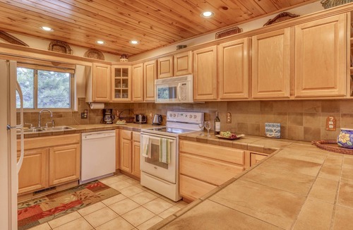 Pagosa Highlands House | See Fall's Changing Colors! Forest View House: Cozy Cabin with Huge Deck, Mountain Views!