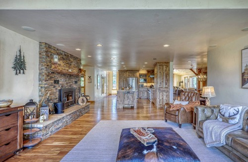 Pagosa Springs House | See Fall's Changing Colors! 4662 Sq Ft Luxe 4BR Home |Little Elk Ranch: 20 Acres, Hot Tub, Views!