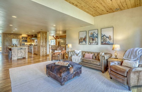 Pagosa Springs House | See Fall's Changing Colors! 4662 Sq Ft Luxe 4BR Home |Little Elk Ranch: 20 Acres, Hot Tub, Views!