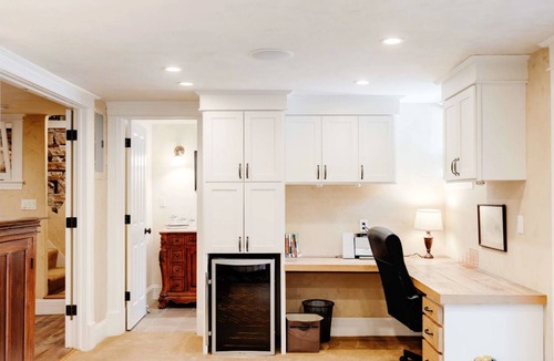 Central Boulder House | ⬆️ See our video: Walk to Pearl St - 2.5 blocks; Fireplace; Luxurious & Private.