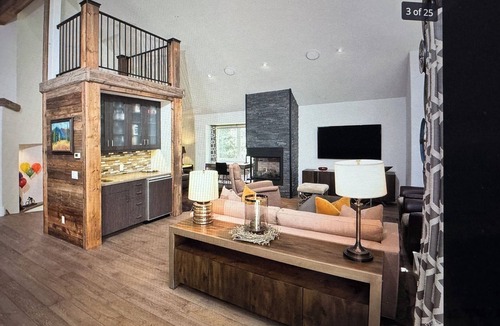 Intermountain House | Serene 3-bedroom 3.5 bath house with hot tub and parking next to the bus stop!