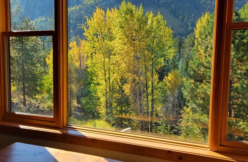 Georgetown Cabin | Serene Creekside Cabin near skiing/rafting with views to die for!