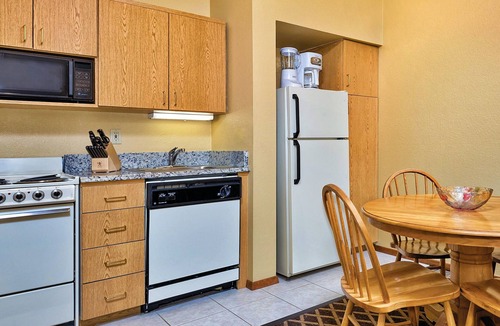 Pagosa Springs Condo | Serene Holiday Vacation, Lakeside Scenic Condo Resort