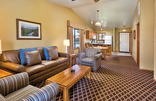 Pagosa Springs Condo | Serene Holiday Vacation, Lakeside Scenic Condo Resort