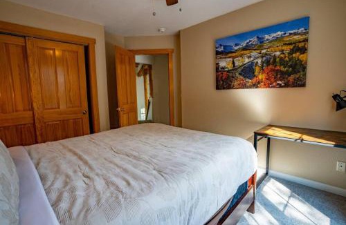 Skyway House | Serenity Skyline Lodge