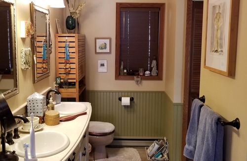 Basalt House | Seven Castles Beauty - You'll love this gorgeous pet-friendly property!