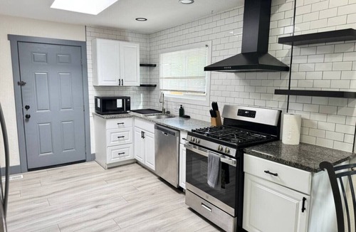 Barnum West Cabin | Shared Room near Downtown Denver & Lake (Room 4)