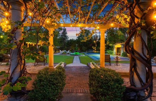 Old North End Cottage | Sharp Mansion Carriage Guest House: Old North End Homestead
