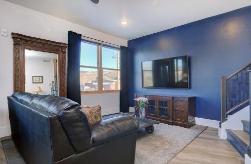 Salida House | She Shes Downtown Salidas Sunny Overlook