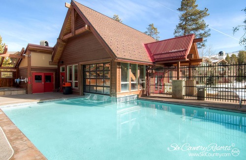Four O'Clock House | Short Walk to Lift & Main Street, Wood Fireplace, Garage, Wi-Fi, Shuttle