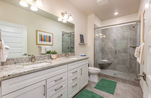 Lakeside Village Condo | Short Walk to Slopes/Shared Hot Tub/Sweeping Mountain Views