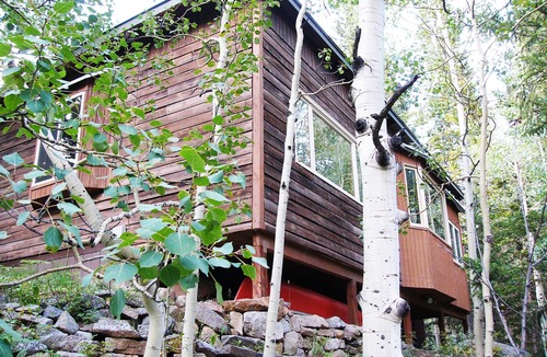 Lyons Cabin | Simple mountain cabin on the banks of the mighty Saint Vrain Creek