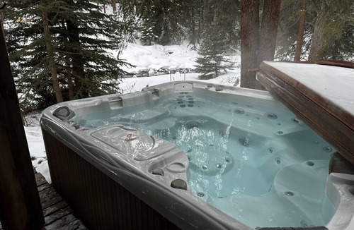 Vail Ski Chalet | Single Family Home in between Lionshead and Vail Village, on the Gore Creek.