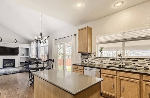 Centennial House | Single Family Near Denver Large home 5bed/4bath. Pet friendly