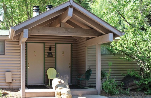 Estes Park Apartment | Single room suite, king bed, jetted tub close to Estes Park